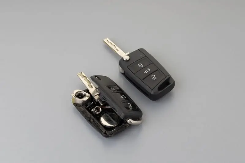 broken car keys broken car keys